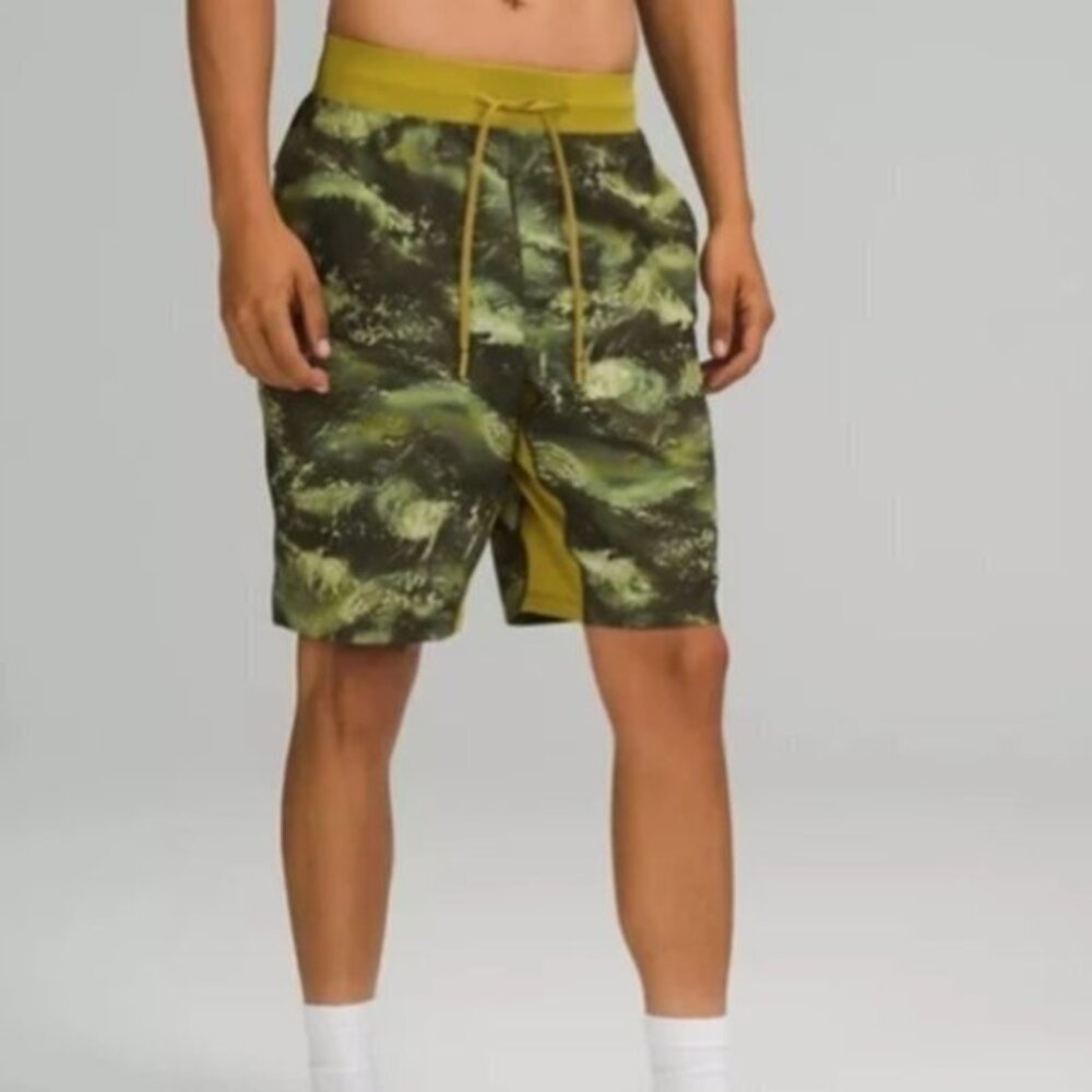 Lululemon Men's T.H.E. Short 9"L Linerless Swift 4 Way Stretch- Size Medium